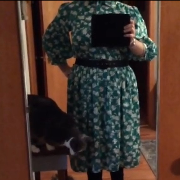 Vintage Green and White Floral Dress, Made in USA - Picture 12 of 14